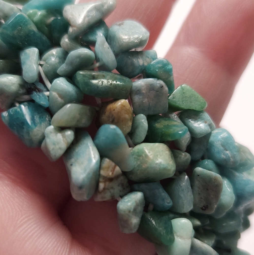 Handmade Amazonite Stone Chip Stretch Bracelet - Picture 6 of 10